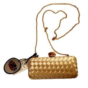 NWT. Urban Expressions Vegan Chain Crossbody/Clutch.